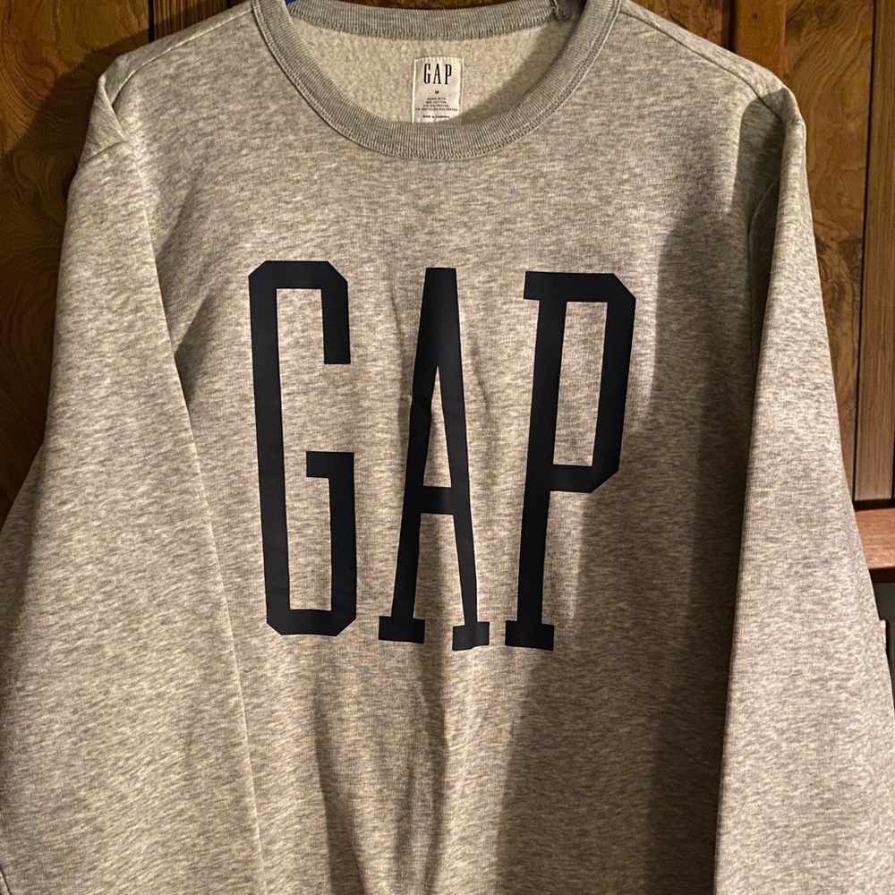 GAP SWEATER